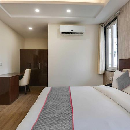 Townhouse The Adore Inn 구르가온 외부 사진