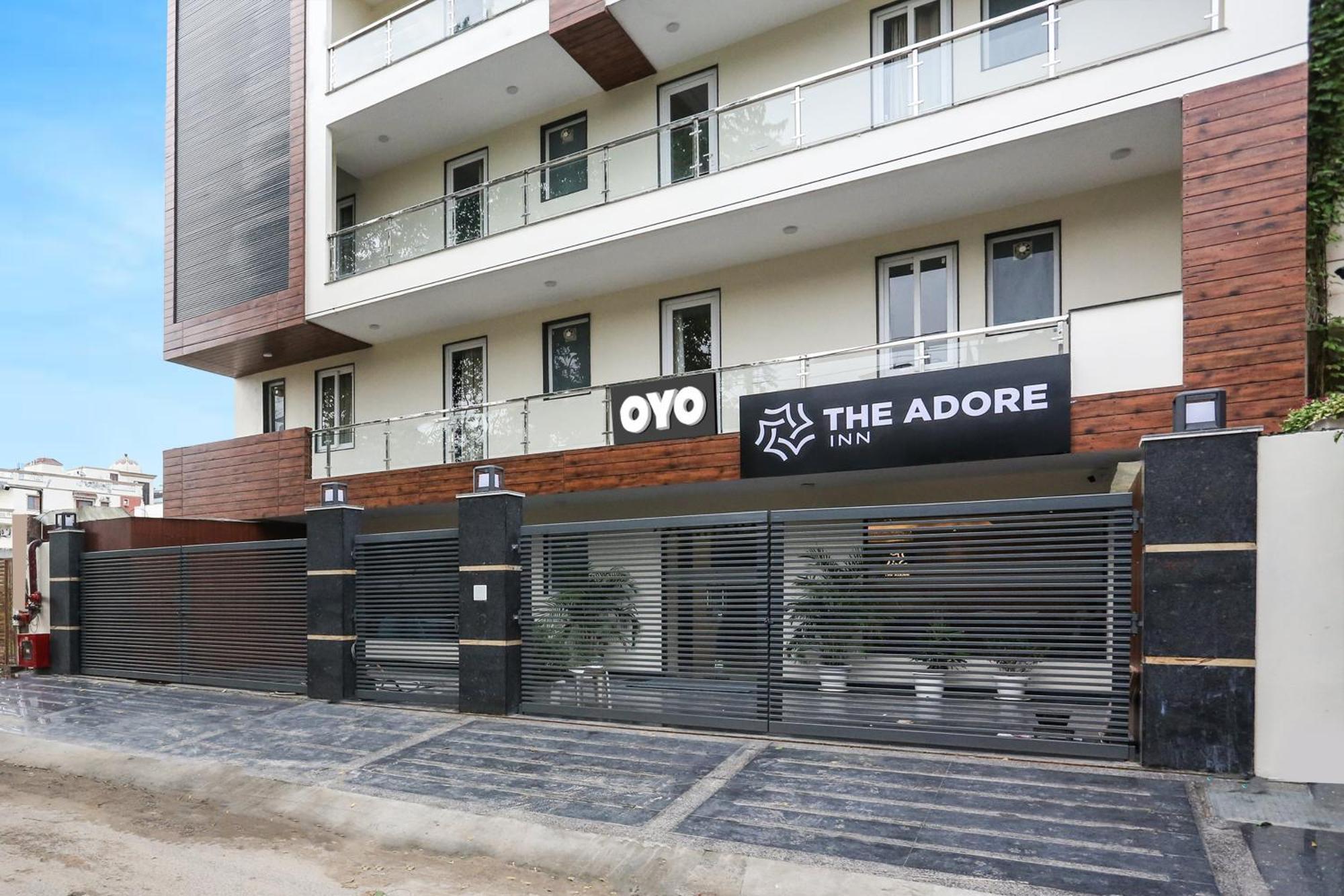 Townhouse The Adore Inn 구르가온 외부 사진