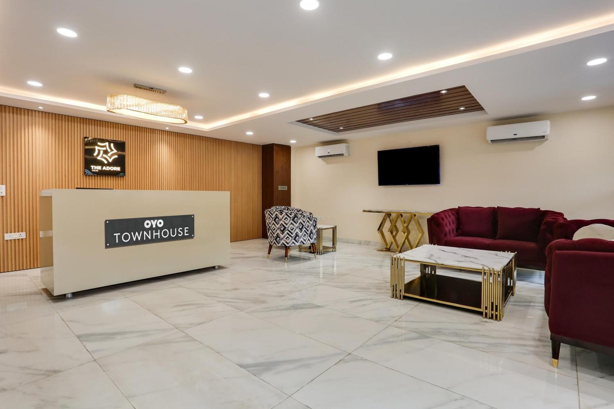 Townhouse The Adore Inn 구르가온 외부 사진